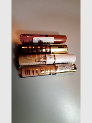 Lot of L\'Oreal Lipsticks & Glosses