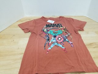 New kids Marvel shirt size small 