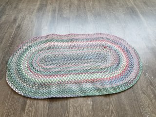 New rug approx 48 by 28 inch 
