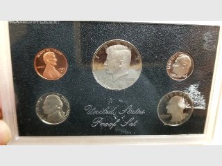 1983 Mint Proof set