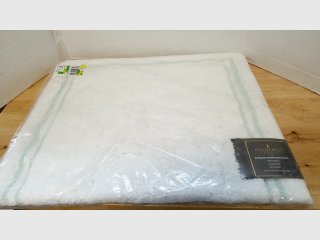 New White Bath Rug with Green Border 40 by 24