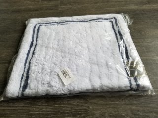 New bath rug 40 by 24 inch 