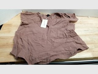New Ladies top, medium