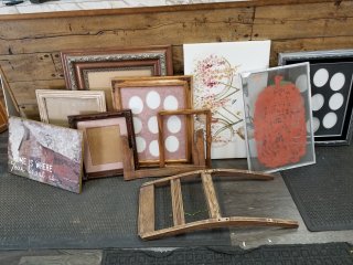 Wall hangings, picture frames, decor 