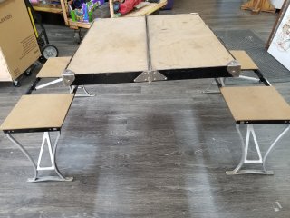 Portable table 