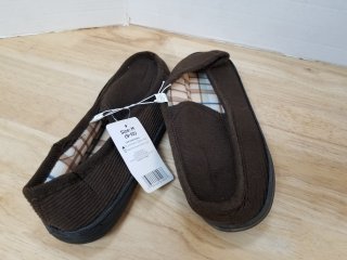 Mens slippers size 9/10 M