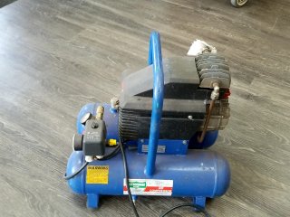 4 gallon, 125 psi, Blue Air Compressor, Runs, (read description)