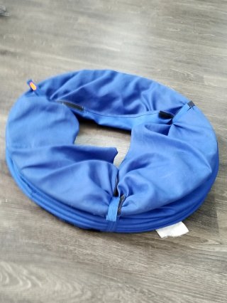 Kids play tunnel, folds up, approx 8 ft
