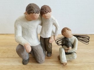 Willow Tree Family Figurine Set, Exc cond, 5 in