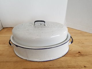 Roaster, approx 16 by 9 by 9 inch