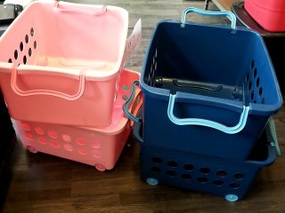 4 stacking baskets,  wheels