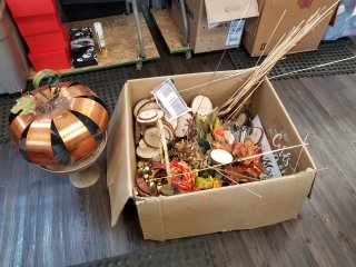 BOX of decor and other 