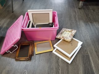 TOTE of picture frames 