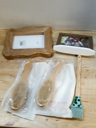 New Wooden Frames and Bath Brushes