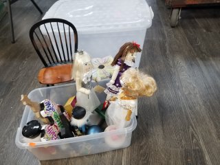 TOTES and doll items, decor