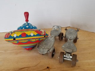 Vintage top and roller skates