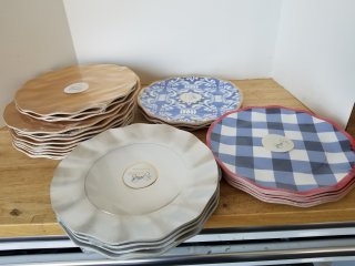 New 10 inch paper plates 