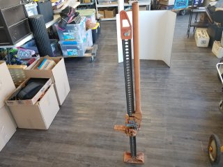 FLOOR Jack 