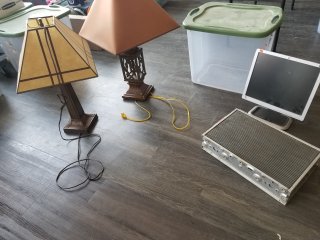 TOTE/LID, monitor, lamps