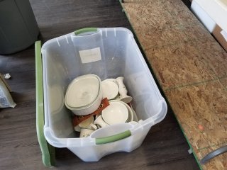 Tote and lid with dishes 