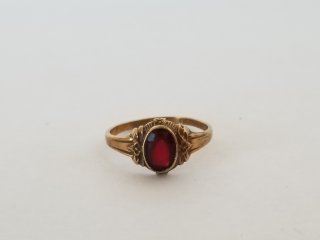 Antique Gold Child ring with red stone, size 2.5