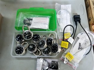 Padlocks and cable gun locks, all combos incl.