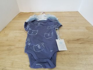 New 4 pack baby bodysuits, size 3-6 month 