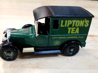 Green Lipton\'s Tea Model Truck, 4 in, like new