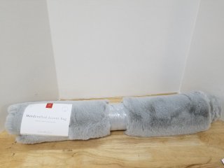 New Handcrafted accent rug, very soft, 45 by 27 inch 