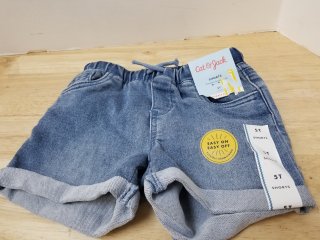 New kids shorts size 5t