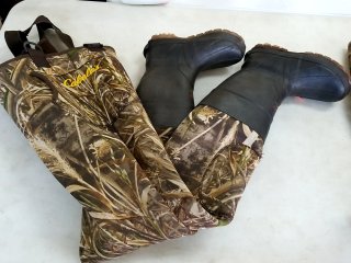 Cabelas Camo Waders with Boots, Size 4, great cond