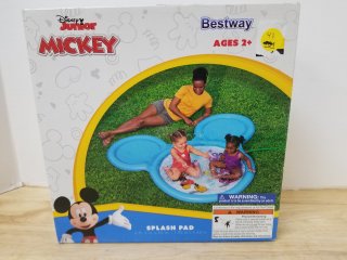 New mickey splash pad, 6.5 foot