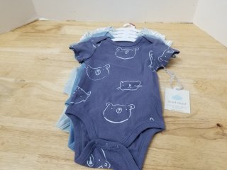 New 4 pack baby bodysuits, size 3-6 month 