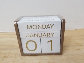 New wood Calendar set  5 by 5 inch