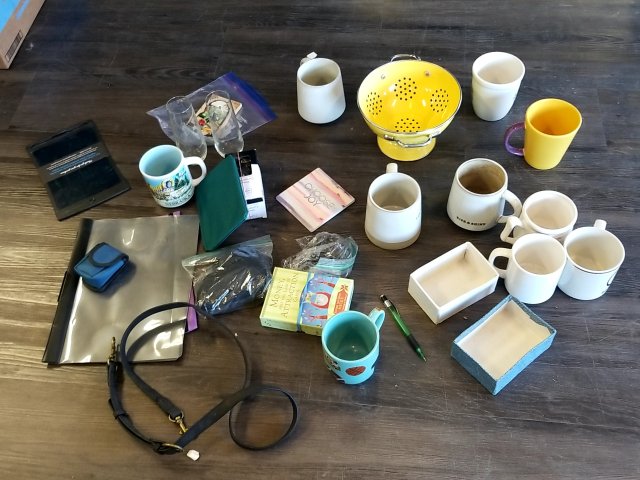 Item #342 — Mixed household items lot photo 1 of 4