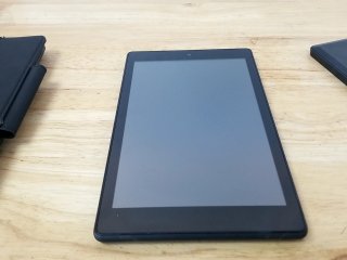 Item #333 — Kindle E-Reader Bundle photo 3 of 5