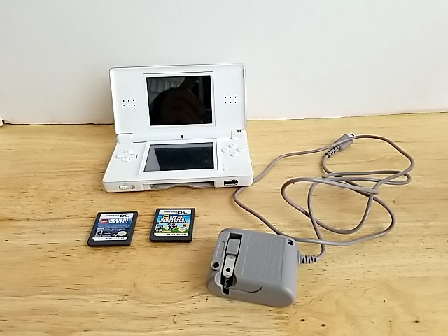 Item #71 — White Nintendo DS Lite Bundle photo 1 of 5