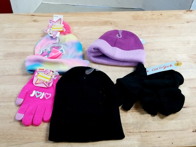 Item #345 — New Kids Winter Hat & Glove Set