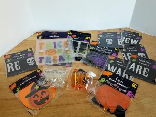 Item #296 — Halloween Decorations Lot photo 1 of 4