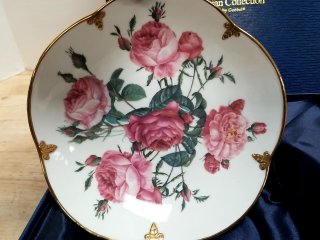 Item #27 — Smithsonian Goebel Floral Porcelain Dish, mint cond, 8 by 2 inch photo 3 of 5
