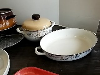 Item #109 — ASSORTED Kitchen Cookware & Bake ware photo 2 of 5
