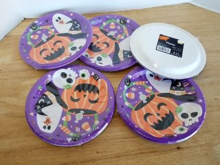 Item #269 — Halloween Paper Plates photo 1 of 3