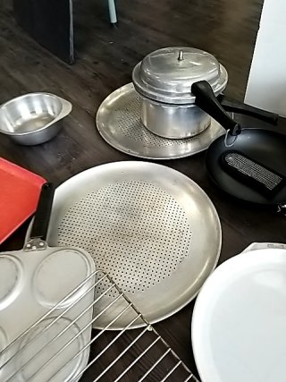 Item #109 — ASSORTED Kitchen Cookware & Bake ware photo 4 of 5