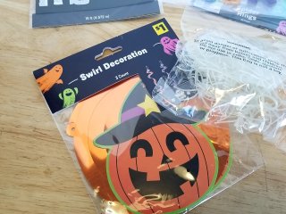 Item #296 — Halloween Decorations Lot photo 4 of 4