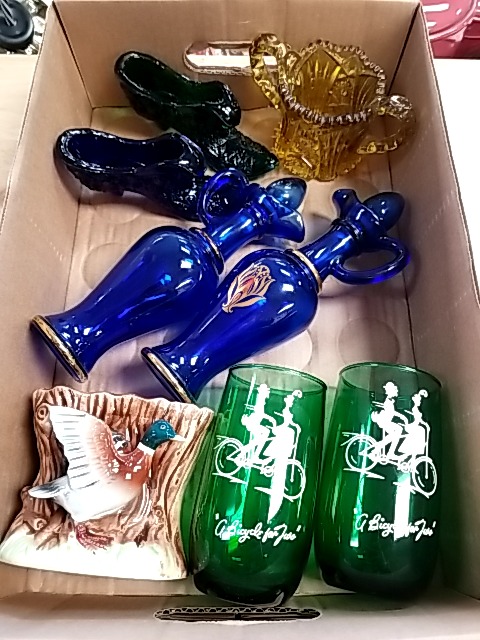 Item #240 — Vintage Glassware & Decor Lot Good cond photo 1 of 4
