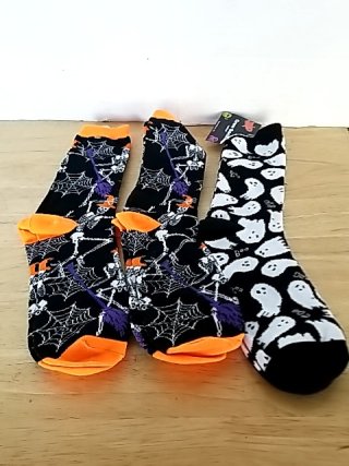 Item #422 — New Halloween Themed Crew Socks Ladies 4-10 photo 1 of 2
