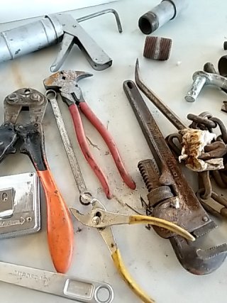 Item #255 — ASSORTED Hand Tools Lot photo 4 of 5