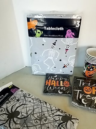 Item #365 — Halloween Party Supplies Lot photo 4 of 5