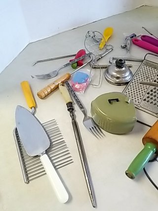 Item #158 — Vintage Kitchen Utensils photo 3 of 5
