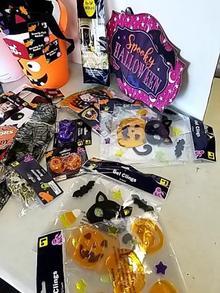Item #326 — New Halloween Party Supplies Lot photo 7 of 7